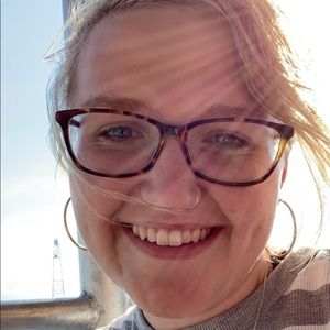 Meet your Posher, Mollee